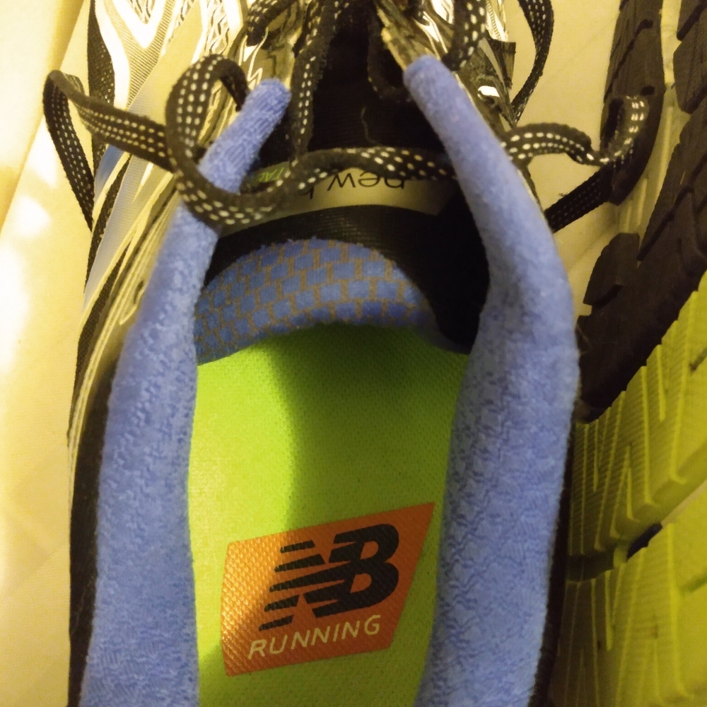 Men's size 11 New Balance athletic shoes - Picture 3 of 8